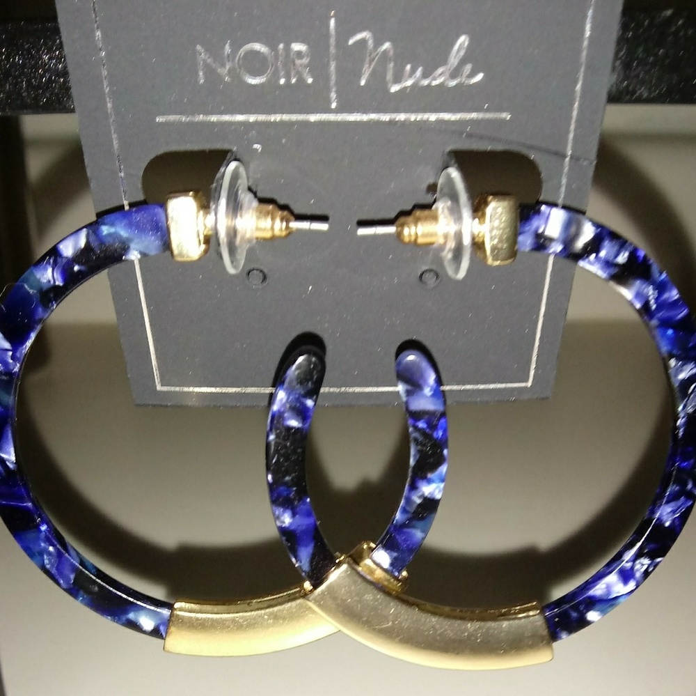 New~Noir Nude Earrings